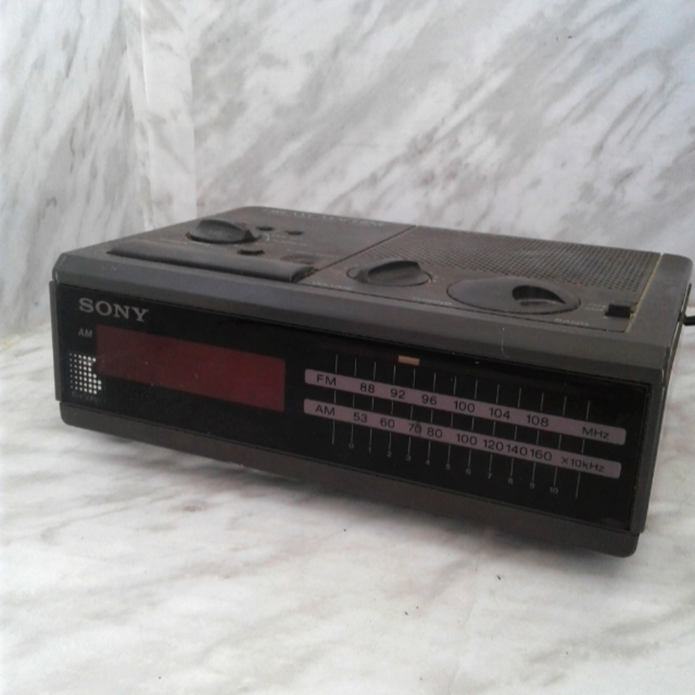 Vintage Sony Dream Machine Model ICF-C25W Digital FM/AM Alarm Clock Radio Tested